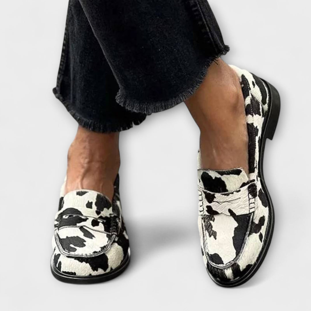 Victoria | Klipklapper med Udgivelse" can be rewritten as "Victoria | Flip-Flops with Release