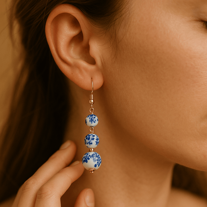 Albertha | Blå Øreringe" can be rewritten as "Albertha | Blue Earrings.