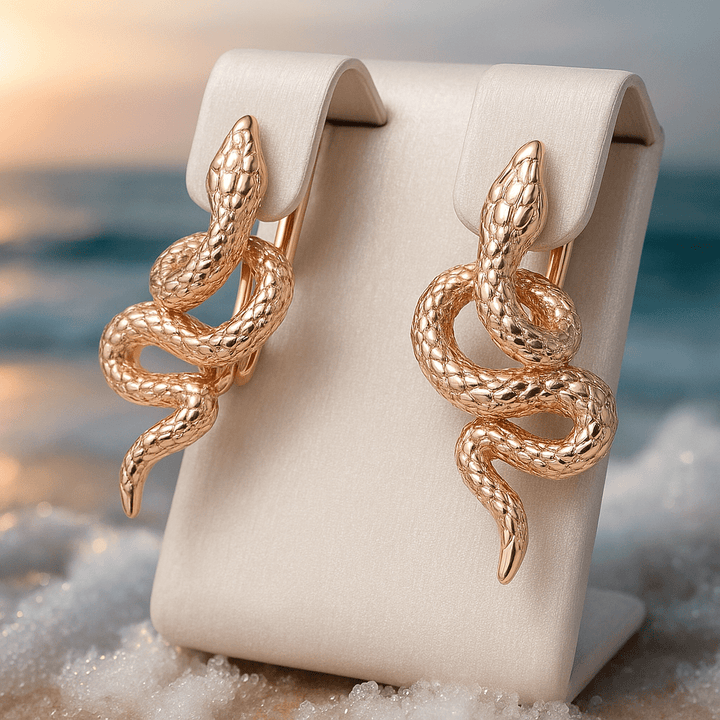 "Amalie | Krystal Øreringe" can be rephrased as "Amalie | Crystal Earrings".