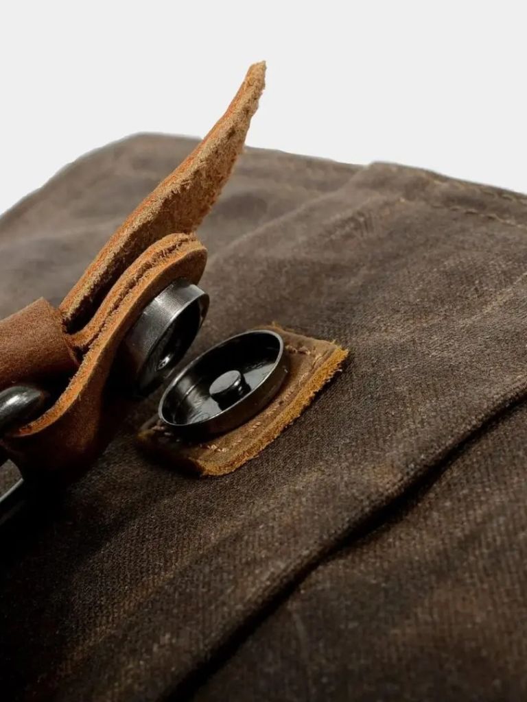 Elias™ Balmoral Courier Bag