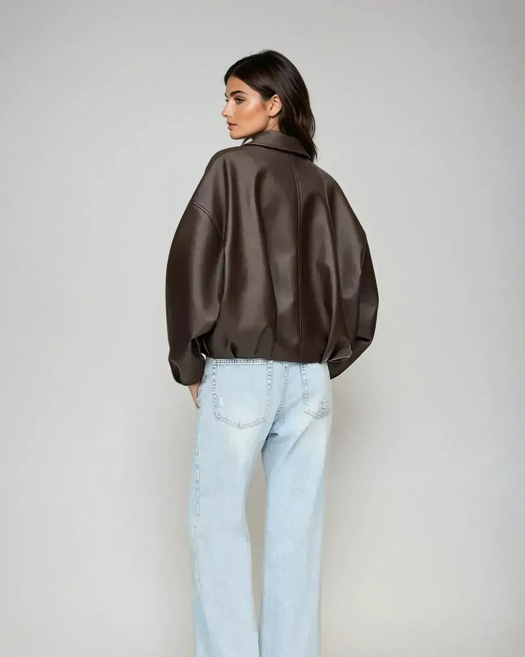 Louise | Vegansk Læderjakke i Stilig Design