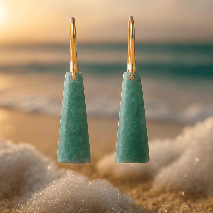 Malou | Smaragdgrøn Øreringe" can be rewritten as "Malou | Emerald Green Earrings.