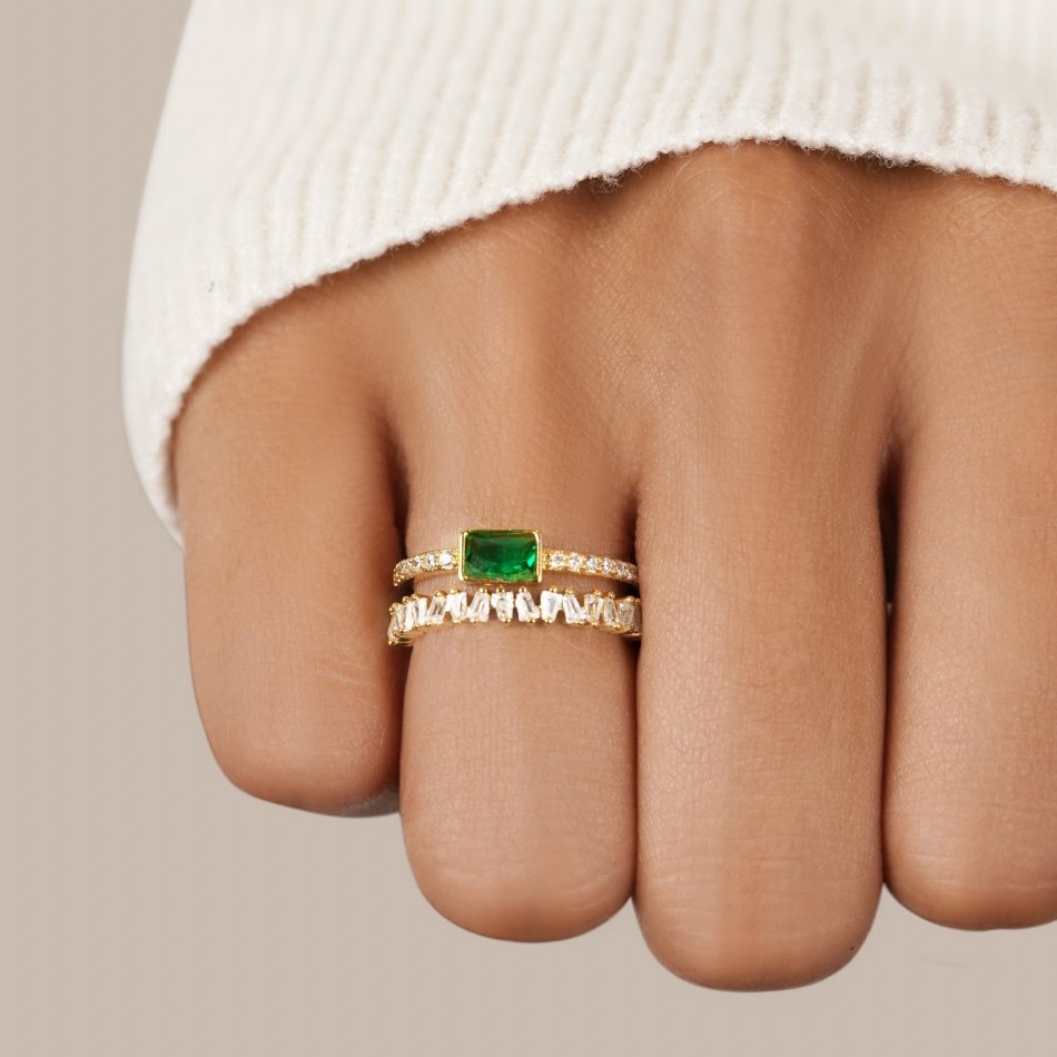Lagdelt krystalring